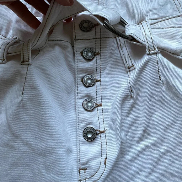 FREE People Cream Cotton 5 1/2” High  Rise Jean Cindy Utility Short Size 2 - Picture 4 of 13